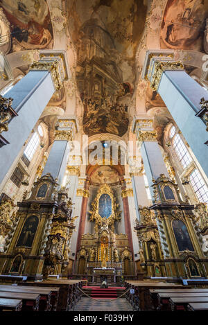 Innenraum der St. Giles Kirche in Prag, Tschechische Republik, Europa Stockfoto