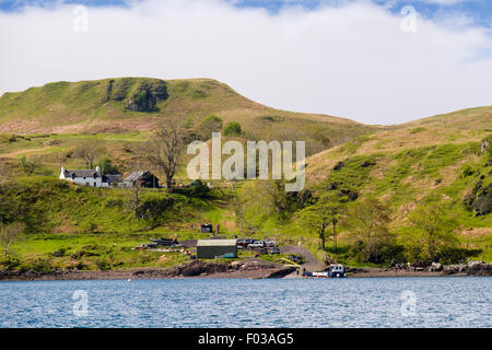 Blick auf Insel Kerrera ferry terminal über Sound Kerrera an Westküste in der Nähe von Oban, Argyll und Bute, Scotland, UK, Großbritannien Stockfoto