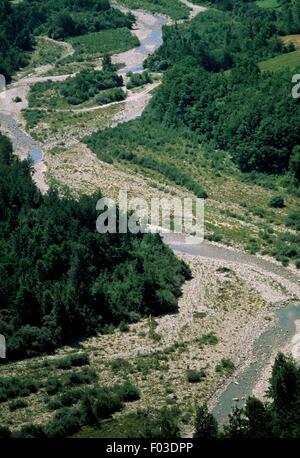 Mäander und Bett des Flusses Marecchia, Gattara, Marche. Stockfoto