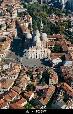 Luftaufnahme von Padua mit der Basilika Sant'Antonio - Venetien, Italien Stockfoto