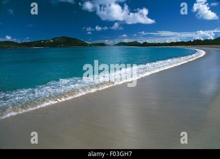 Britische Jungferninseln - Tortola Island - Beef Island Halbinsel, Long Bay. Wellen. Stockfoto