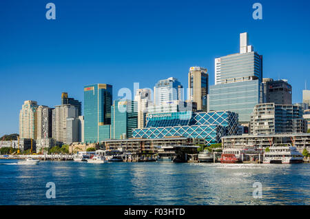 Sydney, Australien - 14. September 2012: Moderne Wolkenkratzer in Sydney Geschäft Bezirk, Blick vom Darling Harbour. Stockfoto