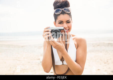 Hübsche Hipster im Bikini unter Bild Stockfoto