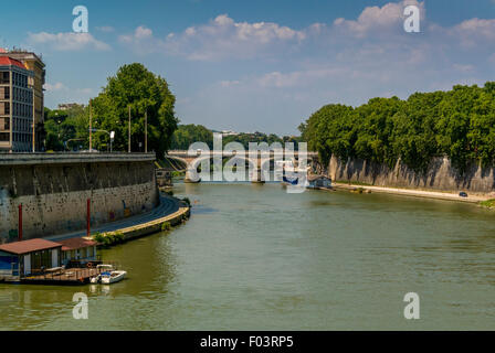 Ponte Regina Margherita. Brücke über den Fluss Tiber Stockfoto