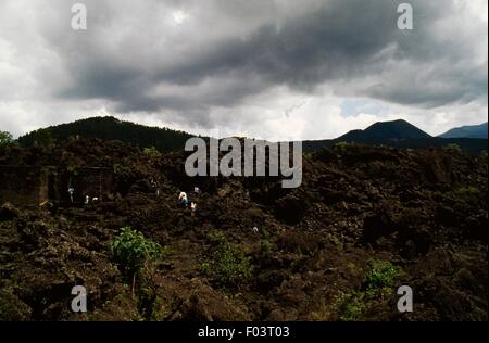 Wallfahrt nach San Juan Parangaricutiro Kirche fast begraben von Lava aus Paricutin, Michoacan, Mexiko. Stockfoto