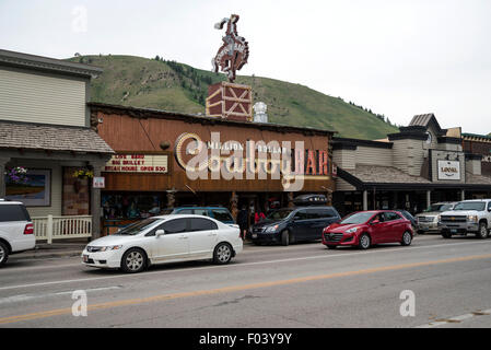 Famous-Cowboy-Bar an der Hauptstraße von Jackson, Wyoming, USA Stockfoto