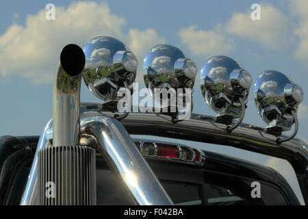 Gruppe von off-Road fahren Lichter auf Pickup-Truck. Stockfoto