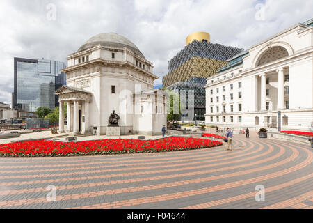 Centenary Square, der Hall of Memory, Paradies-Forum und die alte Bibliothek, Birmingham, England, UK Stockfoto