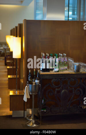 Private Speisekabinen im Concorde Room - British Airways BA First Class Lounge am Flughafen Heathrow, London UK (LHR / EGLL) Stockfoto