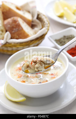 Kuttelsuppe Iskembe Corbasi, türkische traditionelle Kater Stockfoto