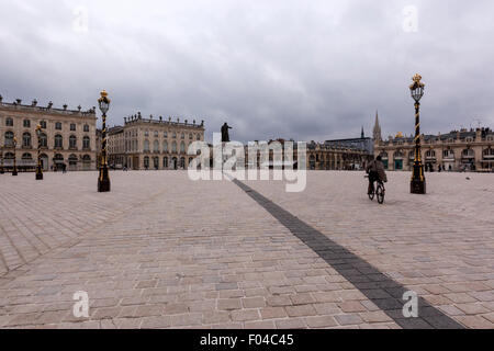 Radfahrer in The Place Stanislas, umgangssprachlich als der Ort Stan ". Stockfoto
