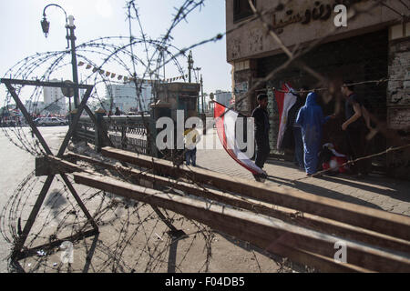 Kairo, Ägypten. 6. August 2015. Ägypter feiern die Eröffnung des Suez-Kanals Neueröffnung am Tahrir-Platz. Die ägyptische Regierung hofft, dass es Einnahmen nach Ägypten nach einer Finanzkrise seit 2011 steigern. Bildnachweis: Sima Diab/ZUMA Wire/ZUMAPRESS.com/Alamy Live-Nachrichten Stockfoto