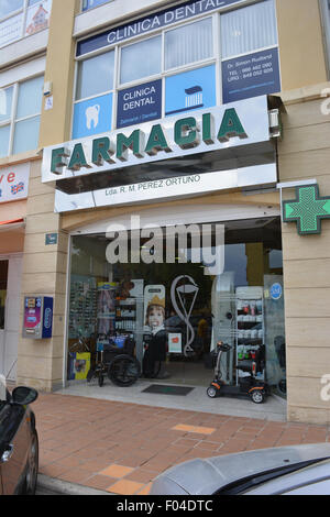 Farmacia, Spanischen Apotheke Exterieur, mit einem Zahnarzt Chirurgie vor. Spanien Stockfoto