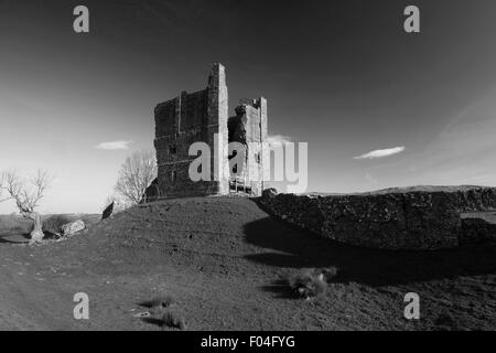 Die Ruinen der Burg Brough, Brough Castle Dorf, Grafschaft Cumbria, England, UK. Stockfoto