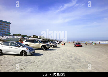 Autos fahren auf der Daytona Beach, Florida Stockfoto