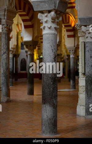 Innenraum der Mezquita in Cordoba und Córdoba, Spanien Stockfoto