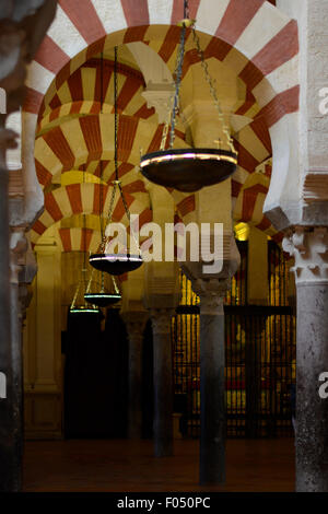 Innenraum der Mezquita in Cordoba und Córdoba, Spanien Stockfoto