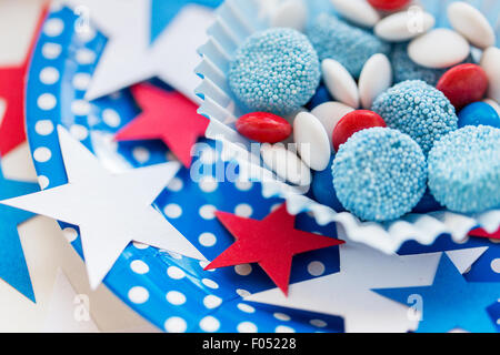 Bonbons mit Stern Dekoration am Unabhängigkeitstag Stockfoto