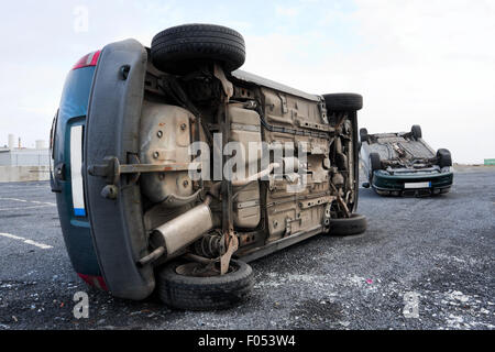 zwei Autos gedrehten Kopf nach Verkehrsunfall Stockfoto