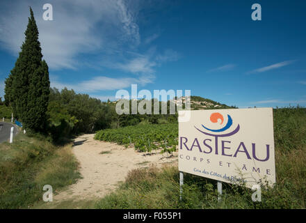 Weinherstellung Hügel Dorf von Rasteau im Departement Vaucluse, Provence Alpes Cote d ' Azur, Frankreich Stockfoto