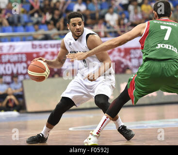 Qingyuan, chinesischen Provinz Guangdong. 7. August 2015. New Zealand Corey Webster (L) durchbricht im Finale gegen Mexiko Stankovic Continental Cup 2015 in Qingyuan, Süd-China Guangdong Provinz, 7. August 2015. Neuseeland Mexiko 70-66 im Finale zu schlagen und beansprucht den Titel der Veranstaltung. Bildnachweis: Liang Xu/Xinhua/Alamy Live-Nachrichten Stockfoto