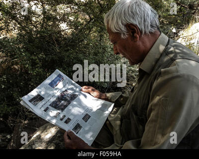 Arbil, Irak. 7. August 2015. PDKI Bewegung ist in der iranischen Grenze, die 1 Kilometer entfernt von der Iran-Truppen war und waren, dass die Peshmerga bleibt. Als der Iran offizielle Erklärung auf dem Fernseher sie reden, wie wirkt sich die Iran Armee im Head Office in Qandil Mount mit 5000 Soldaten und 100 Panzer Logistik von Piranshahr Grenze, die Spionage wurden, wann immer jemand die Grenze passieren werden getötet. Bildnachweis: Jawdat Ahmad/Pacific Press/Alamy Live-Nachrichten Stockfoto