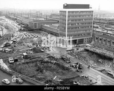 Geographie / Reisen, Deutschland, Dortmund, Verkehr / Transport, Bahn, Hauptbahnhof, Außenansicht, vor Bauarbeiten für die Stadtbahn, 1969, Zusatzrechte-Abfertigung-nicht vorhanden Stockfoto