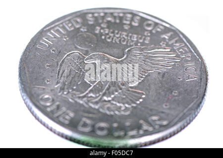 Nahaufnahme der Schuss einer Silber-Dollar-Münze zeigt einen Kühne Adler isoliert auf weiss Stockfoto