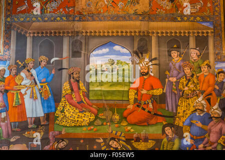 Detail der Malerei von Shah Tahmasp und Mughal Kaiser Humayun, Chehel Sutun Palast, Isfahan, Iran Stockfoto