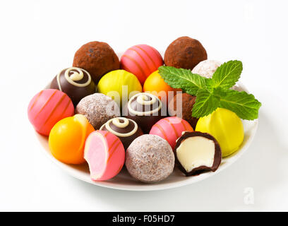 Gemischte Pralinen und Fruchtpralinen ganache Stockfoto