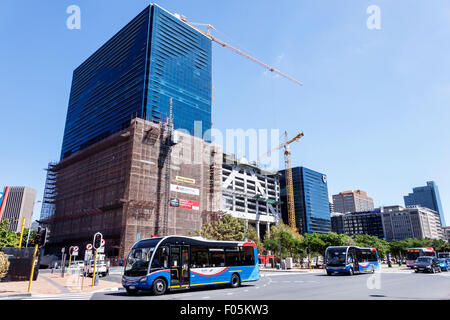 Kapstadt Südafrika, Afrika, Stadtzentrum, Zentrum, unter Neubau Baumeister, Gewerbe, Kräne, MyCiTi Bus, Reisebus, Besucher Reise Reisen Stockfoto