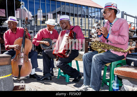 Kapstadt Südafrika, V & A Victoria Alfred Waterfront, Dixieland Jazz Band, Musiker, spielen, auftreten, Senioren Bürger, Black Afro am Stockfoto