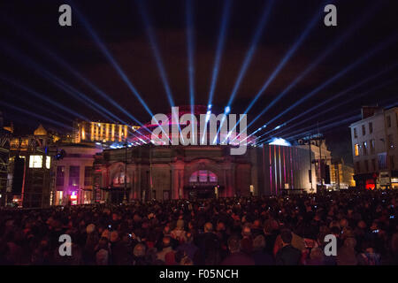 Edinburgh, Schottland. 7. August 2015. Edinburgh International Festival: Eines der ehrgeizigsten Kunst-Events des Jahres 2015, das Harmonium-Projekt ist ein großer Sound und Licht spektakuläre erstellt von 59 Produktionen, die mehrfach ausgezeichneten Künstler hinter dem video Design der Eröffnungsfeier der 2012 Olympischen Spiele in London, die rekordverdächtige David Bowie-Ausstellung auf der V & A, und die jüngsten Tony Award-Winning Produktion An American in Paris. Bildnachweis: Andrew O'Brien/Alamy Live-Nachrichten Stockfoto