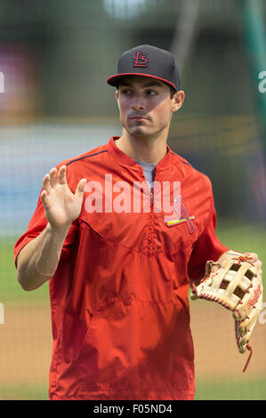 Milwaukee, WI, USA. 7. August 2015. St. Louis Cardinals links Fielder Randal Grichuk #15 vor der Major League Baseball Spiel zwischen den Milwaukee Brewers und den St. Louis Cardinals im Miller Park in Milwaukee, Wisconsin. John Fisher/CSM/Alamy Live-Nachrichten Stockfoto