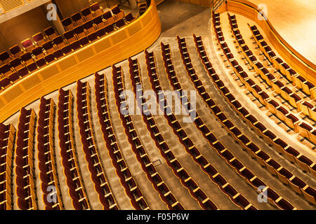 Leere Sitzreihen im Chan Zentrum für darstellende Kunst auf dem Campus der UBC in Vancouver Stockfoto