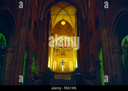 Italien, Emilia Romagna, Fidenza, St Donnino Kathedrale, Innenansicht Stockfoto