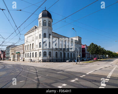 Historische Gebäude in Rostock (Deutschland) mit blauem Himmel Stockfoto