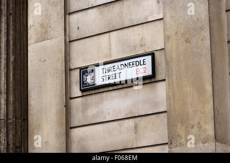 Straßenschild Threadneedle Street, London, UK. Stockfoto