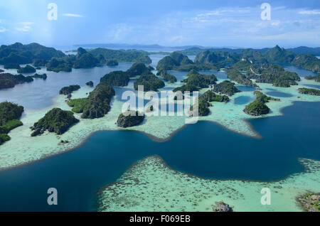 Luftaufnahme des Gebiets Misool, Misool, Raja Ampat, West Papua, Indonesien, Pazifik Stockfoto