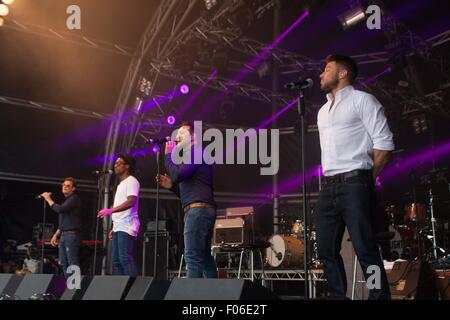 Ascot, Großbritannien. 8. August 2015. Blaue erklingt in Dubai Duty Free Shergar Cup Konzert in Ascot Racecourse Credit: Andrew Spiers/Alamy Live News Stockfoto