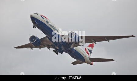 British Airways Boeing 777 G-ZZZB vom Flughafen London-Heathrow LHR Stockfoto