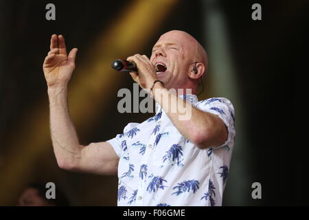 Macclesfield, Cheshire, UK. 8. August 2015. Jimmy Sommerville tritt am Rücklauf Festival Nord. Bildnachweis: Simon Newbury/Alamy Live-Nachrichten Stockfoto