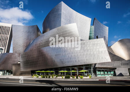 LOS ANGELES - 26 Juli: Walt Disney Concert Hall in der Innenstadt von Los Angeles am 26. Juli 2015. Der Konzertsaal beherbergt das Los Angel Stockfoto