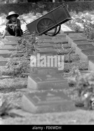 Arbeiter ruht bei britischen Krieg Friedhof Kanchanaburi Thailand Brian Mcguire Stockfoto