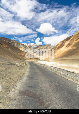 Auf der Straße in Ladakh, Indien Stockfoto