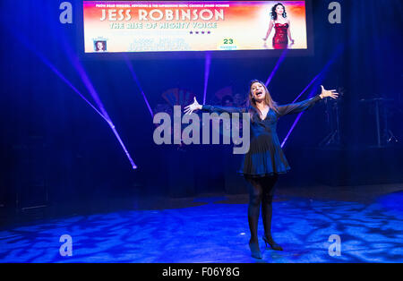 Bristol, UK. 8. August 2015. Der Lustgarten startete sein Edinburgh Fringe Festival-Programm eine Vorschau auf einige der 257-Shows, die in 23 Orten stattfinden.  Im Bild: Jess Robinson Credit: Richard Dyson/Alamy Live-Nachrichten Stockfoto