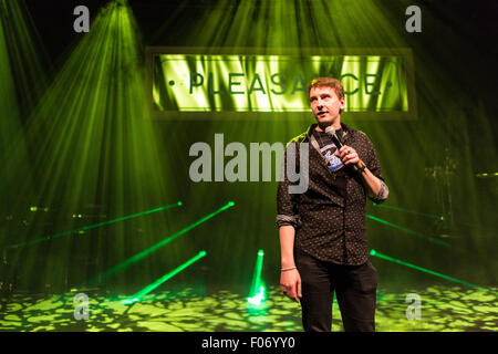 Bristol, UK. 8. August 2015. Der Lustgarten startete sein Edinburgh Fringe Festival-Programm eine Vorschau auf einige der 257-Shows, die in 23 Orten stattfinden.  Im Bild: Joe Lycett Credit: Richard Dyson/Alamy Live-Nachrichten Stockfoto