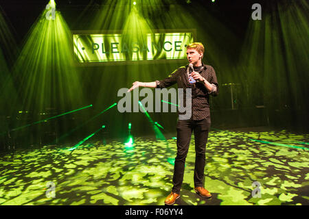 Bristol, UK. 8. August 2015. Der Lustgarten startete sein Edinburgh Fringe Festival-Programm eine Vorschau auf einige der 257-Shows, die in 23 Orten stattfinden.  Im Bild: Joe Lycett Credit: Richard Dyson/Alamy Live-Nachrichten Stockfoto