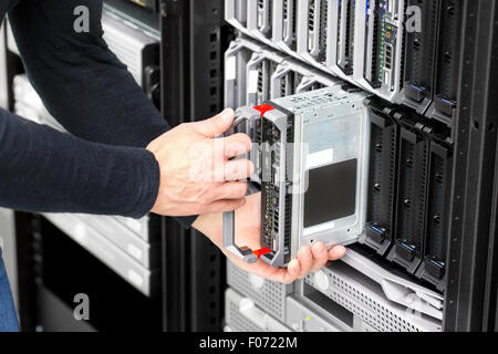 Blade-Server-Installation in großen Rechenzentren Stockfoto