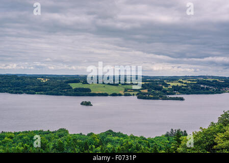 Der Fluss Gudenaaen läuft durch eine Landschaft in Dänemark Stockfoto